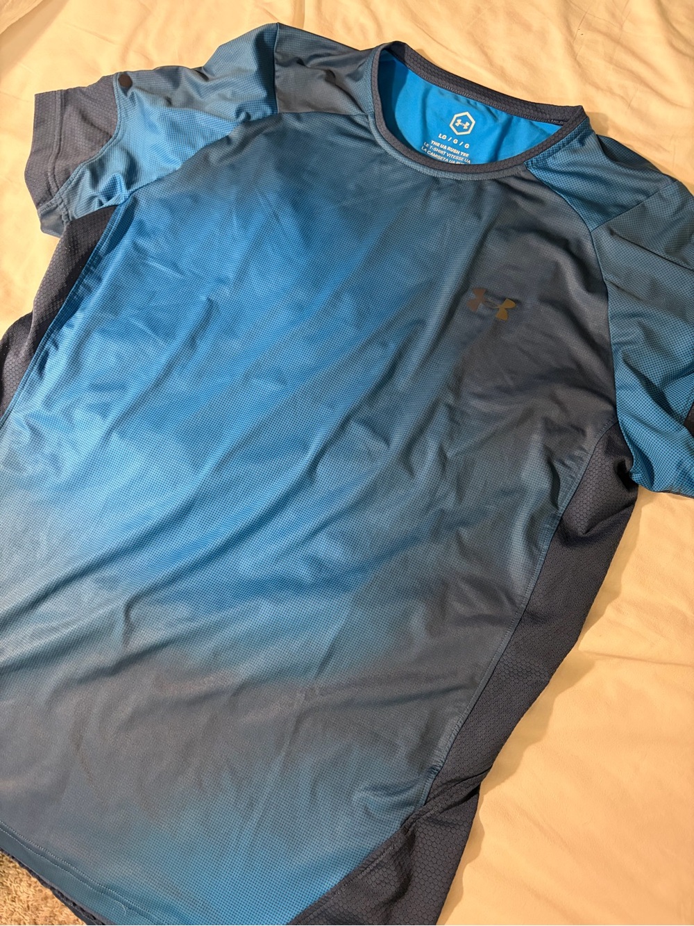 Under Armour Men’s Blue Gradient tshirt